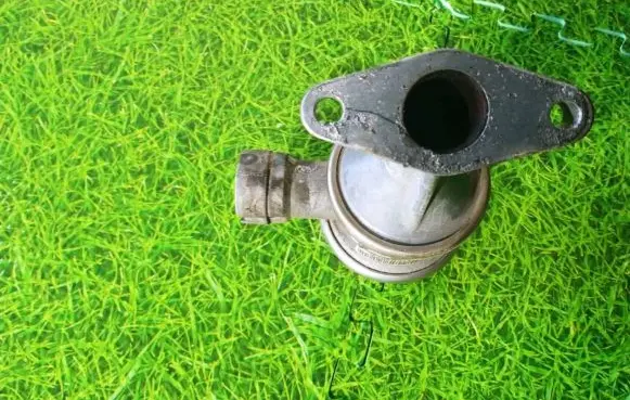 BMW M5 EGR valve 7837097 648199LF7