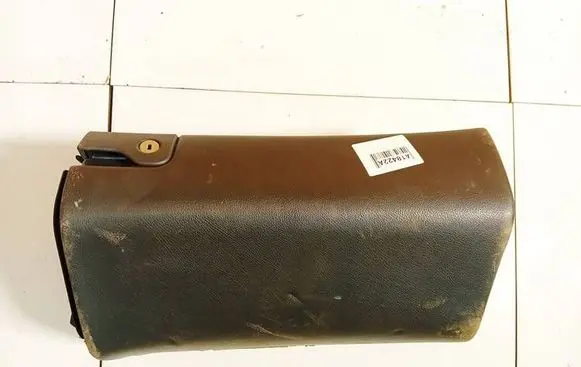 Mercedes-Benz C W203 Glove box a2036802691