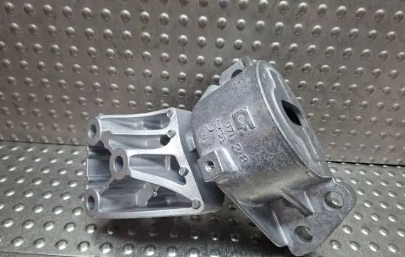 Fiat Doblo Engine mount bracket S27649702 517991100