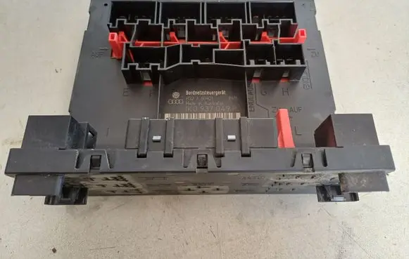 Volkswagen Caddy Power management control unit 1K0937049P