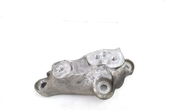 Opel Zafira C Engine mounting bracket