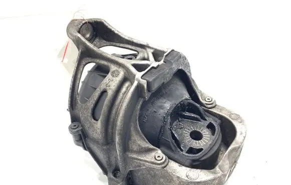 Audi Q7 4M Engine mount vacuum valve 4M0199372C