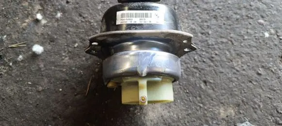 BMW X5 F15 Engine mount bracket 35513