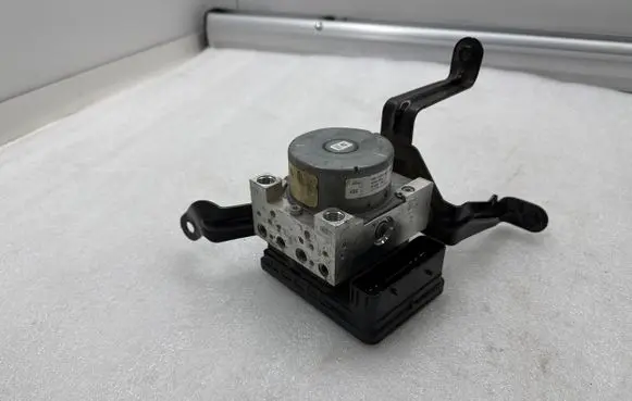 Ford Mustang VI ABS Pump KR3C2C219AB KR3C2B373AB T0831