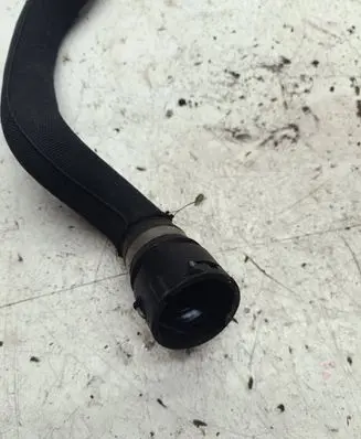 Coolant pipe/hose