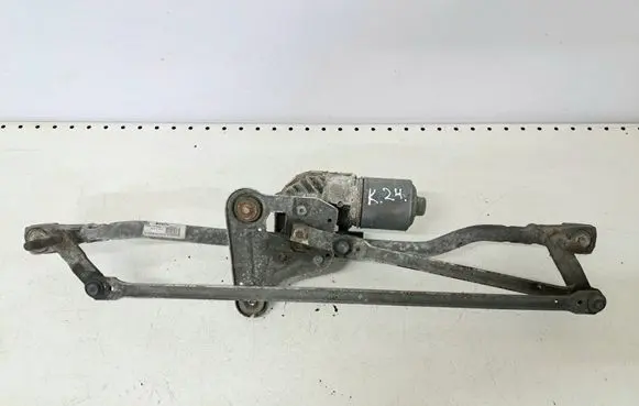 Volvo V70 Front wiper linkage and motor 30796358