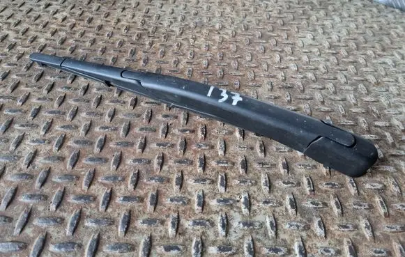 Ford Kuga I Rear wiper blade arm