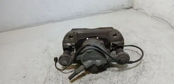 BMW 1 E81 E87 Front brake caliper 3019B16