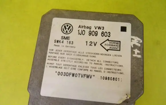 Volkswagen Polo III 6N 6N2 6NF Airbag control unit/module 1J0909603