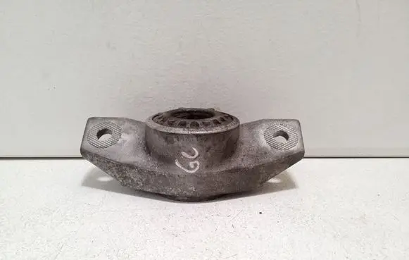 Nissan Qashqai J12 Front shock absorber mounting bracket 