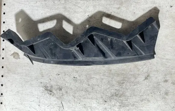 Volkswagen PASSAT B6 Headlight/headlamp mounting bracket 3C0807889