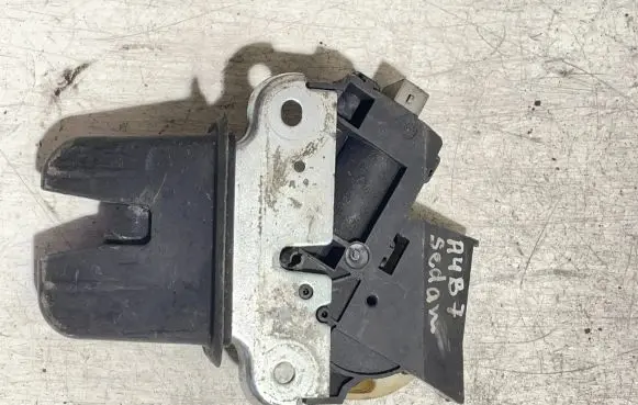 Audi A4 S4 B7 8E 8H Tailgate/trunk/boot lock/catch/latch 4F5827505D