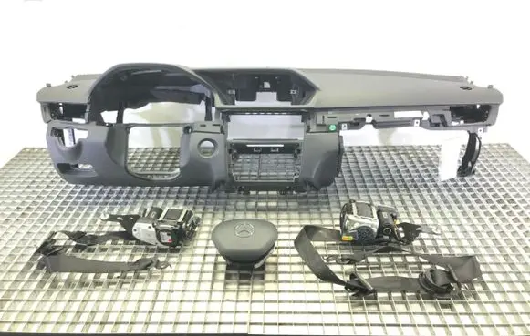 Mercedes-Benz E W212 Dashboard 