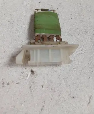 Dacia Logan I Heater blower motor/fan resistor 123321