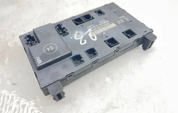 Mercedes-Benz CLK A209 C209 Door control unit/module 2098201926
