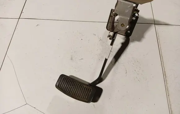 Hyundai Santa Fe Brake pedal 
