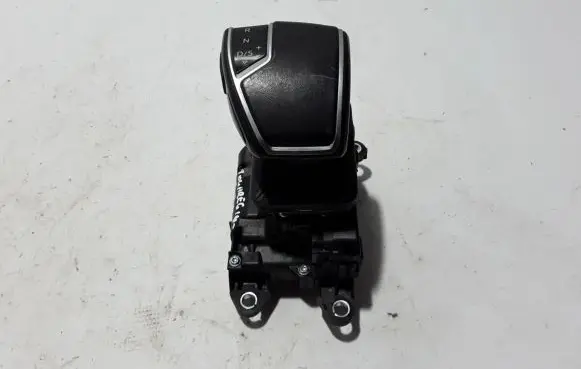 Volkswagen Touareg III Gear shifter/selector 761713041B