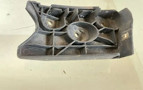 Seat Toledo III (5P) Front bumper mounting bracket 5P0807183A