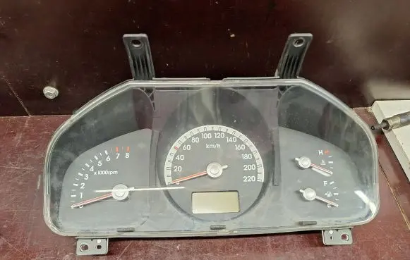 KIA Sportage Speedometer (instrument cluster) 940031F390 C339