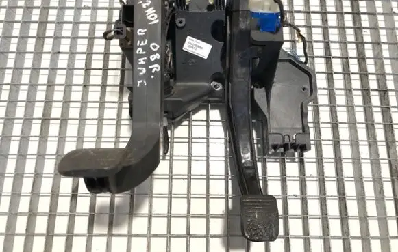 Citroen Jumper Pedal assembly 01373295080