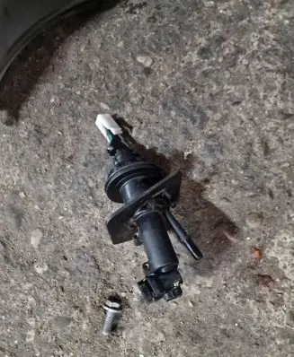 Mazda CX-5 Clutch master cylinder