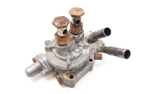 Jaguar MK II Engine oil radiator 18135631 EAC2425