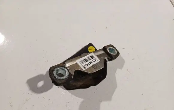 Skoda Fabia Mk2 (5J) Rear door lock loop/hook striker 8P4827507A