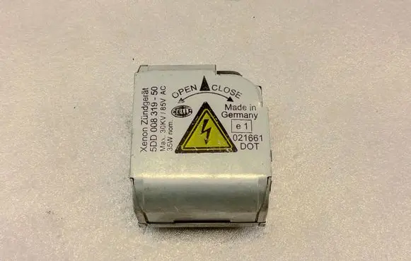 BMW 5 E60 E61 Headlight ballast module Xenon 5DD00831950