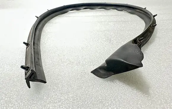 Audi A6 S6 C7 4G Rubber seal front door (on door) 4G0837718