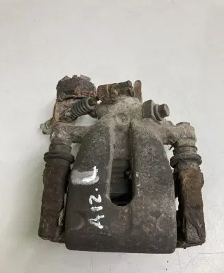 Opel Zafira A Rear brake caliper