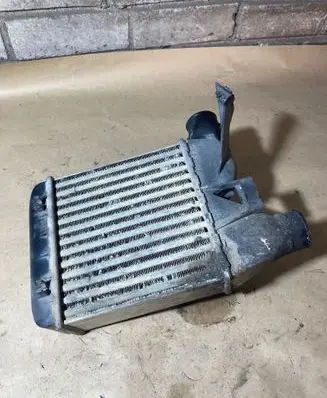 BMW 5 E39 Intercooler radiator 2246031