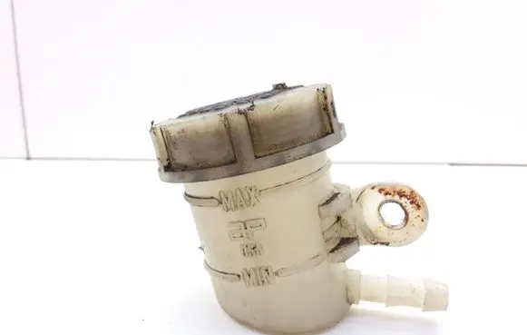 Brake fluid reservoir