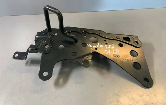 BMW X5 E53 Seat back rest lock catch 7059616 52207059616 52208258744