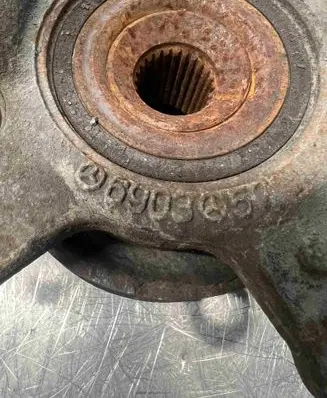 Mercedes-Benz B W245 Front wheel hub spindle knuckle 690439
