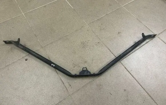 BMW 5 E60 E61 Radiator support slam panel bracket 51647033745