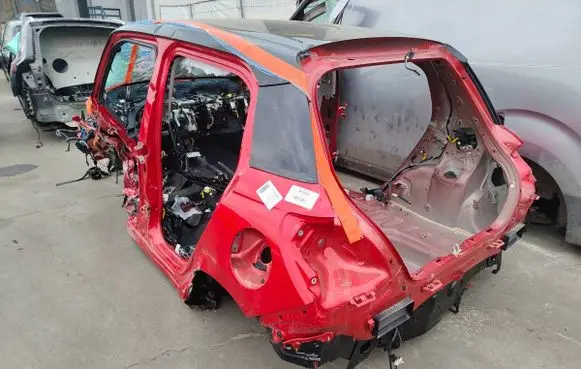 Suzuki Swift IV Front quarter panel 