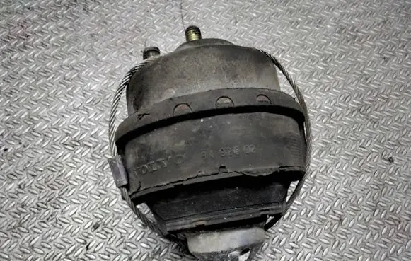 Volvo V70 Engine mount bracket 9492802