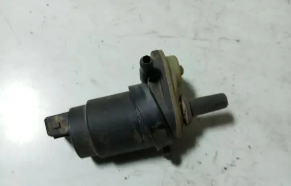 Opel Zafira B Windscreen/windshield washer pump 24439254