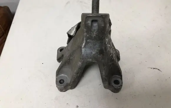 Audi A8 S8 D4 4H Engine mounting bracket 8K0199307BJ