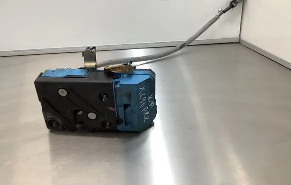 Volvo XC90 Front door lock 30699362