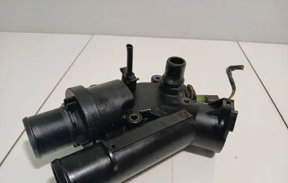Land Rover Freelander 2 - LR2 Thermostat/thermostat housing 