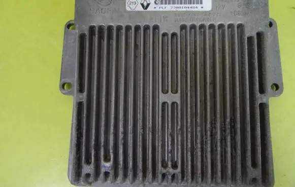 Renault Twingo I Engine control unit/module 7700103966 7700104484