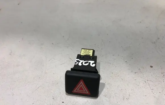 Audi A4 S4 B7 8E 8H Hazard light switch 8E0941509