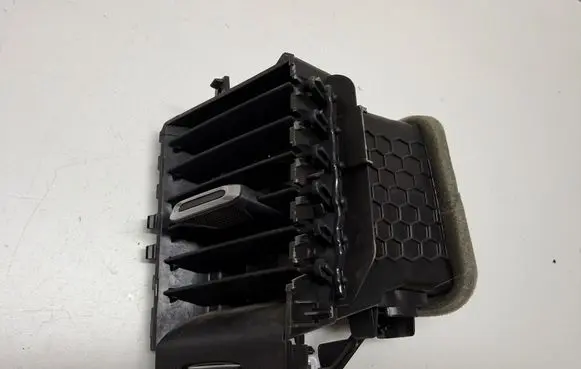 Ram 1500 DT Dash center air vent grill 76616RH