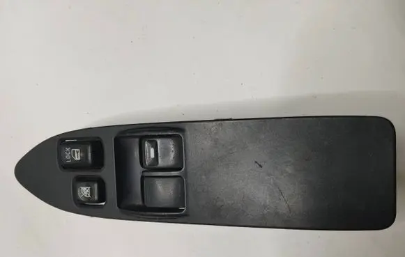 Mitsubishi Pajero Electric window control switch 8608A111 0527D1 C8DD621M