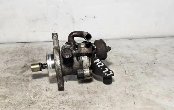 Nissan Primera Power steering pump