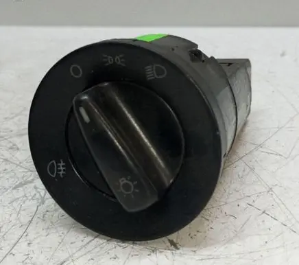 Volkswagen Golf IV Light switch 1C0941531