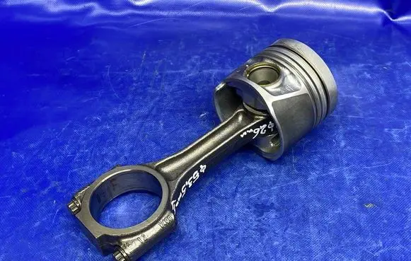 Volkswagen PASSAT CC Piston with connecting rod 038J 7901G 82R2