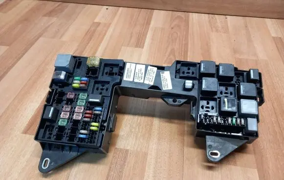 Jaguar XF X250 Fuse module AX2314290AHB 5605002800 9664984480