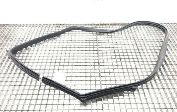 Maserati Quattroporte Rubber seal front door (on door) 